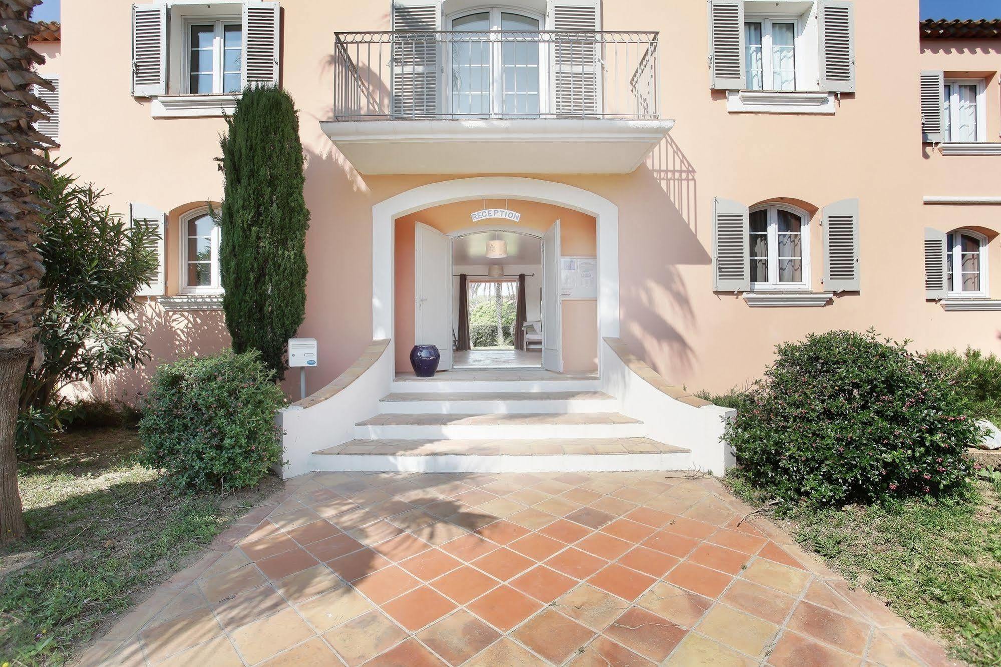 غريمو Residence Odalys La Palmeraie المظهر الخارجي الصورة